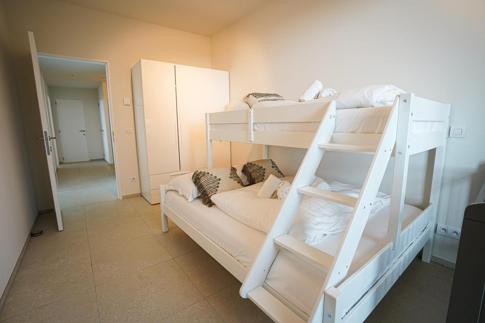 Huswell - Beautiful Apartment With Communal Pool And Gym ออสเทนด์ ภายนอก รูปภาพ